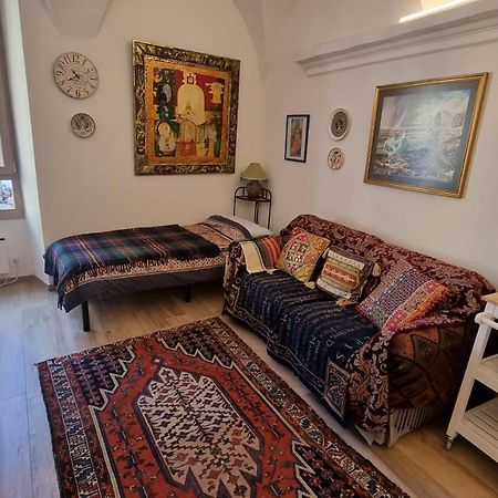 Beautifully Restored Romantic Apartment In The Centre Of Historic 돌체도 외부 사진